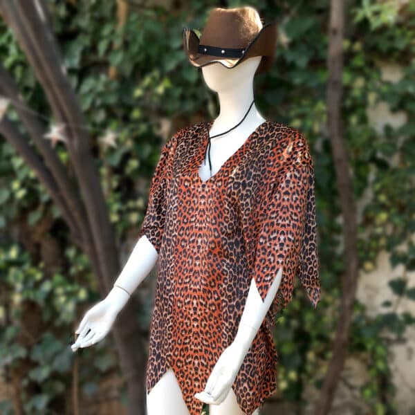 Leopardo con sombrero Halloween